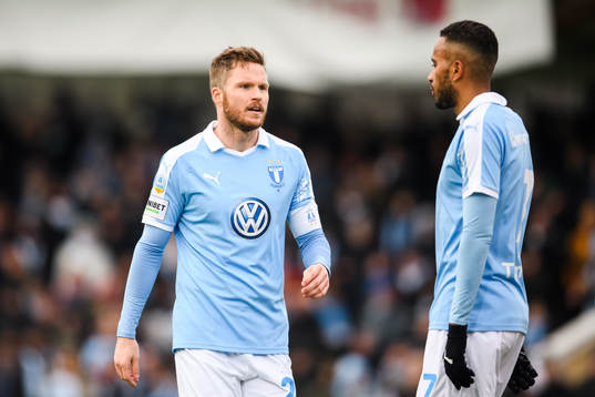 Malmö FFs Lasse Nielsen och Isaac Kiese Thelin deppar