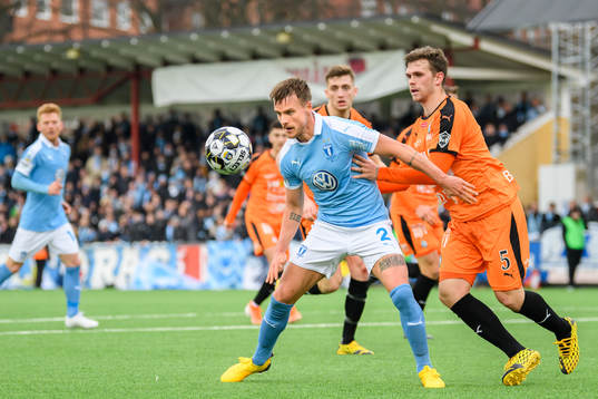 Malmö FFs Eric Larsson och AFC Eskilstunas Jesper Manns