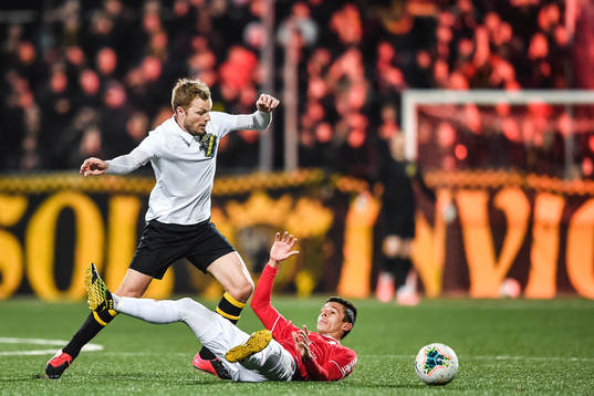 s Sebastian Larsson Kalmars Viktor Elm