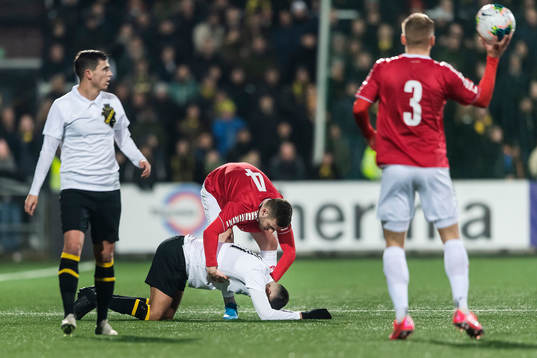 s Stefan Silva får ont