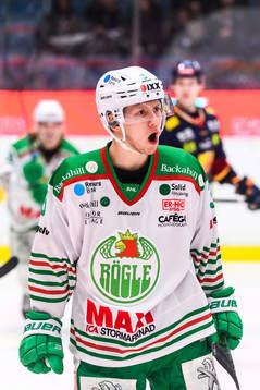 Rögles Daniel Bertov jublar