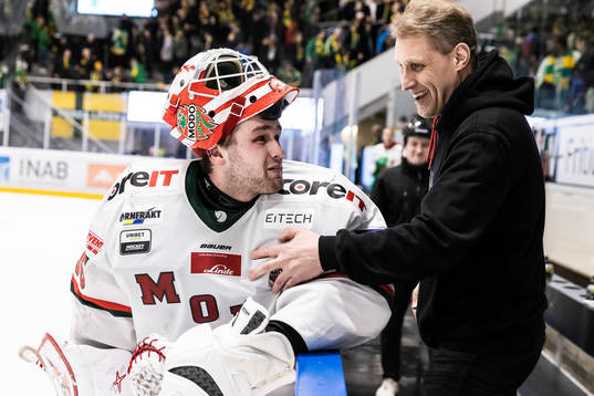 Modos målvakt Patrik Bartosak
