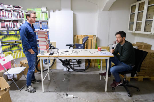 Anders Bengtsson och Johan Orrenius spelar in podden för