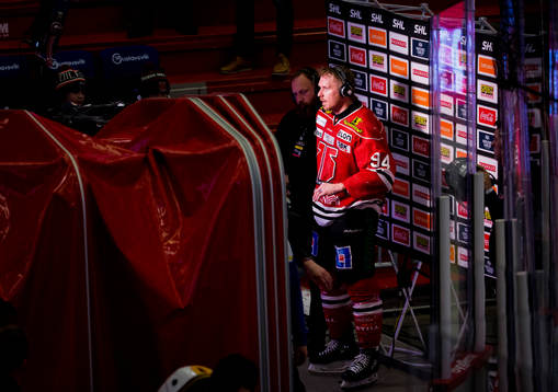Örebros Ryan Stoa blir intervjuad av CMORE