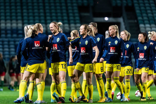 Amanda Ilestedt and Magdalena Eriksson of Sweden