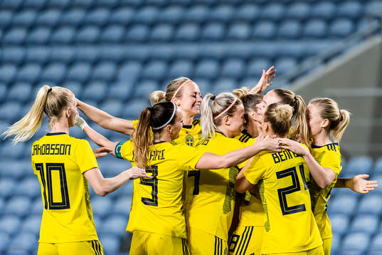 Players of Sweden celebrate
