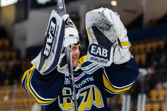 s målvakt Jonas Gunnarsson tackar fansen