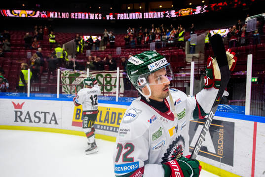 Frölundas Patrik Carlsson tackar supportrarna