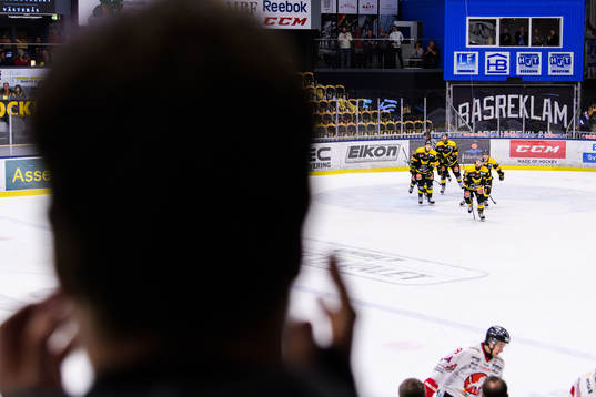 Västerås Kelsey Tessier jublar