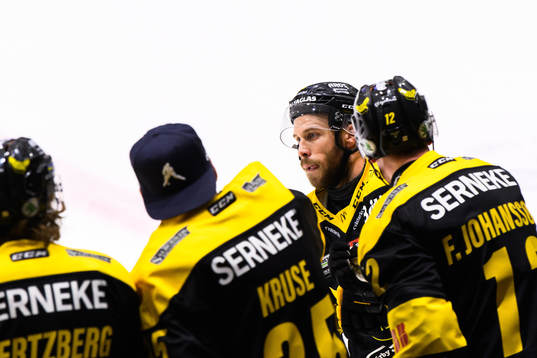Västerås Kelsey Tessier jublar