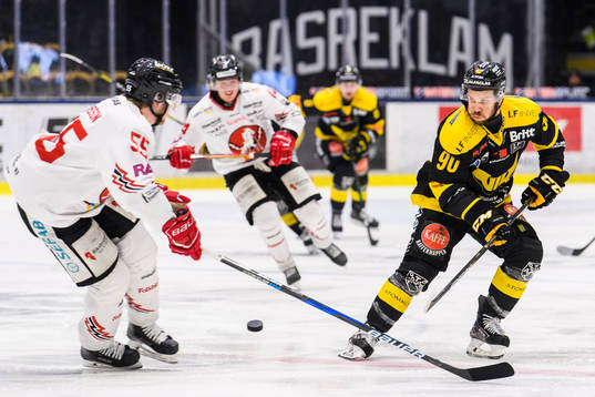 Vita Hästens Arvid Aronsson och Västerås Kelsey Tessier