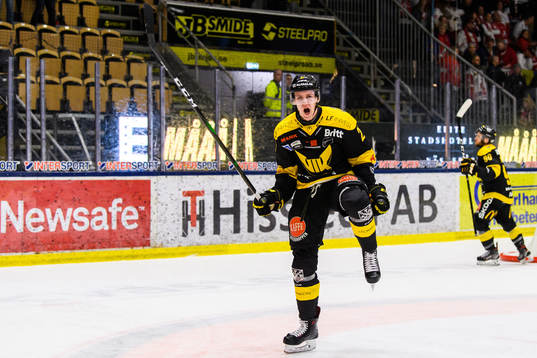 Västerås Sebastian Benker jublar