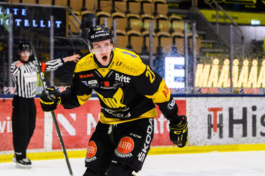 Västerås Sebastian Benker jublar