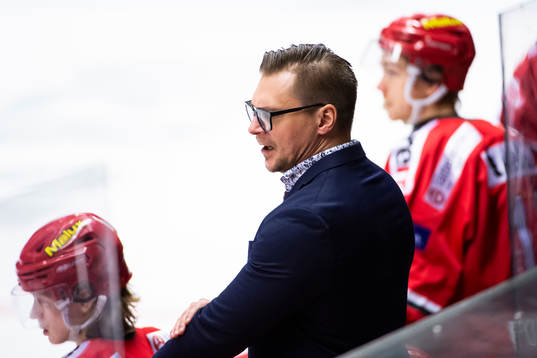 Modos tränare Björn Hellkvist