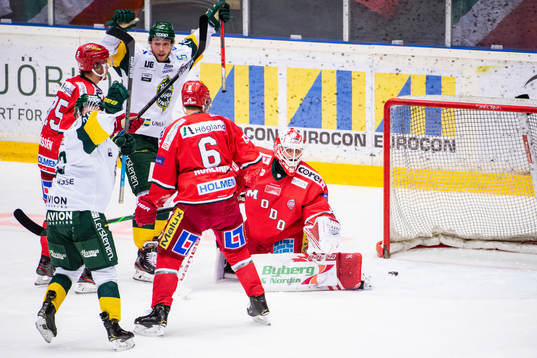 Björklövens Fredric Weigel och Kristoffer Söder jublar