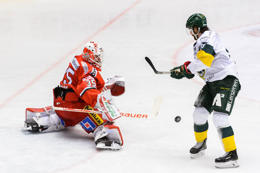 Modos målvakt Patrik Bartosak och Björklövens Alex