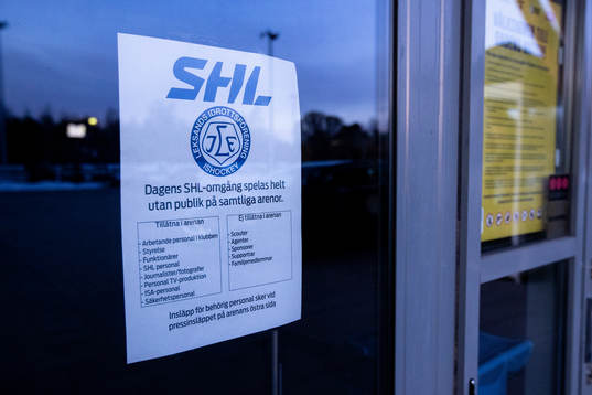 Skylt om info ang Coronavid Tegera Arena innan