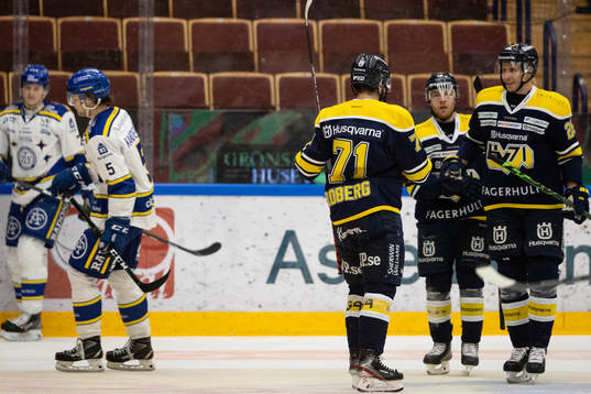 s Linus Fröberg jublar
