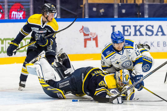 s målvakt Hugo Alnefelt och Leksands Jon Knuts