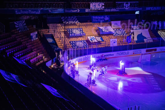 Leksands spelarna gör entre