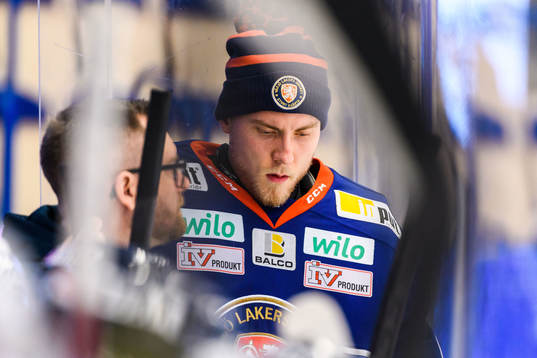 Växjös målvakt Viktor Andrén deppar