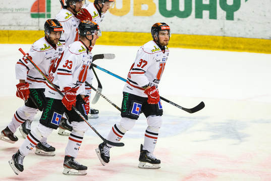 Örebros Glenn Gustafsson jublar