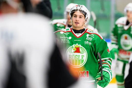 Rögles Nils Höglander jublar