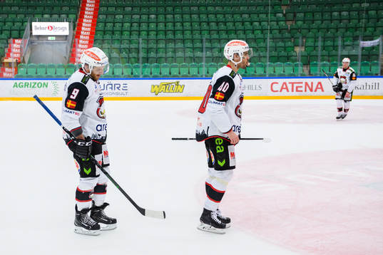 Malmö Redhawks Frederik Storm och Jesper Jensen deppar