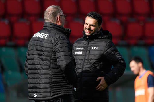 Tränare Poya Asbaghi