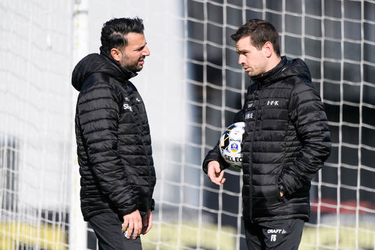 Tränare Poya Asbaghi och assisterande tränare Ferran