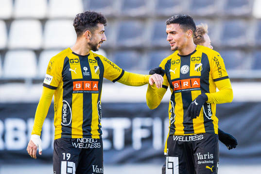Häckens Daleho Irandust jublar med Ahmed Yasin