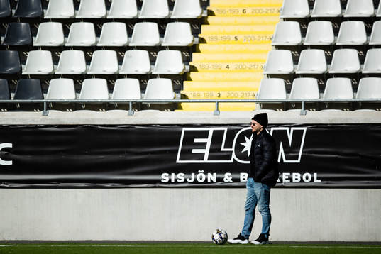 Sävehofs Sebastian Karlsson agerar bollkalle