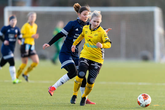 Elfsborgs Fanny Johansson och Öxnevallas Klara Andersson