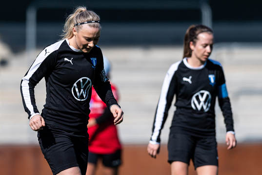 Malmö FFs Madeleine Hejde och Cornelia Lindgren deppar