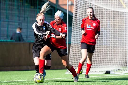 Malmö FFs Melina Skarström och Lunds Emma Edvinsson