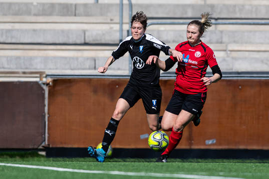 Malmö FFs Anna Hellsten och Lunds Ingrid Gunnarsson