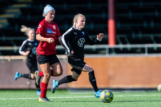 Lunds Emma Edvinsson och Malmö FFs Melina Skarström