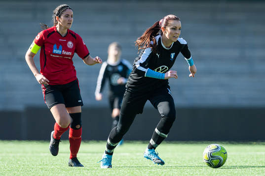 Lunds Liridona Mustafa och Malmö FFs Malin Gunnarsson