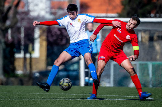 BK Flaggs Yakin Mestour Bustos mot Nikes Sebastian Ascencio