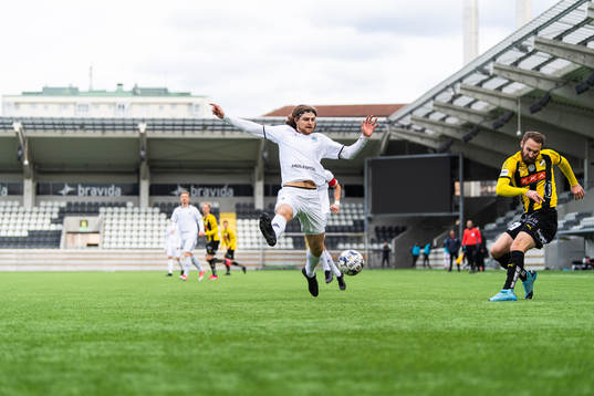 Utsiktens Erik Hedenquist och Häckens Oskar Sverrisson