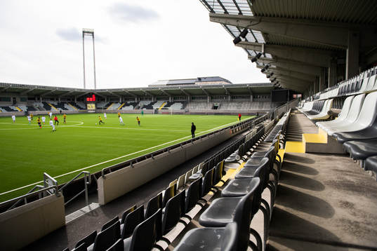 Bravida Arena med tomma läktare på grund av coronaviruset