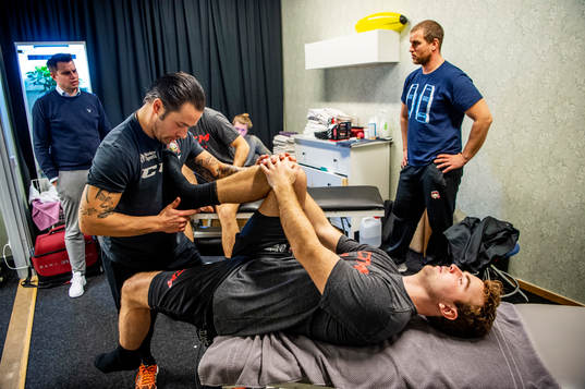 Pathrik Westerholm och osteopaten Niklas Torpling. I