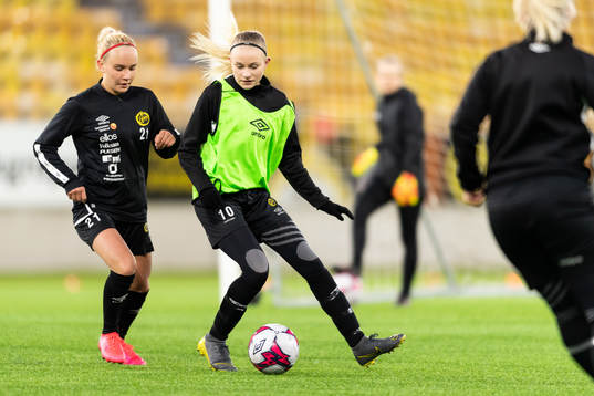 Tea Skoglund och Matilda Ståhlbom Karlsson