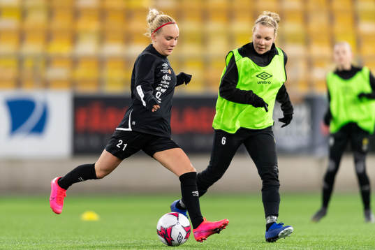 Tea Skoglund och Linda Westberg Carlsson