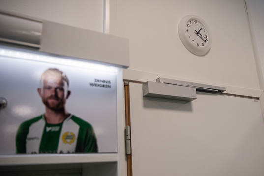 A clock in the Hammarby players dressing room at Tele2