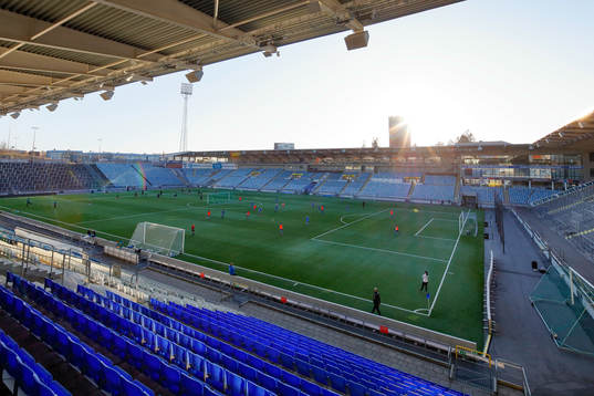 Youth teams practicing at Östgötaporten Arena as the