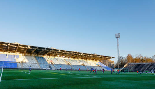 Youth teams practicing at Östgötaporten Arena as the