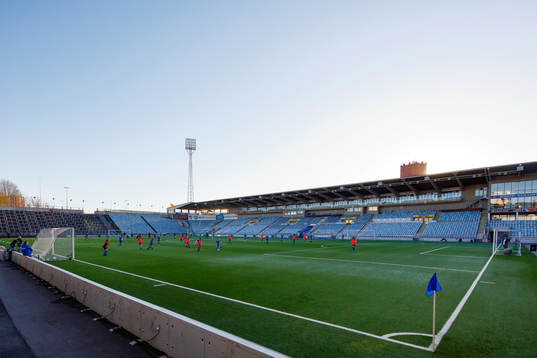 Youth teams practicing at Östgötaporten Arena as the