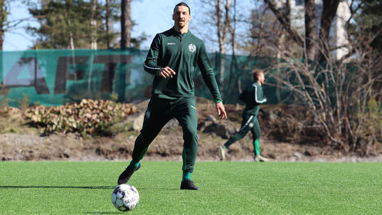 På denna handout-bild från Hammarby Fotboll ses Zlatan