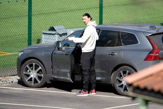 Zlatan Ibrahimovic leaves Hammarbys training facilities